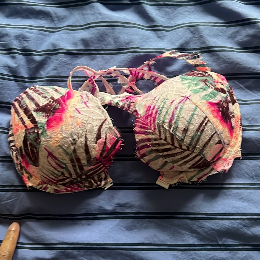Victoria Secret Bra Bundle - Picture 5 of 5